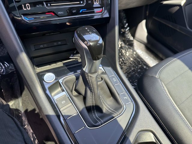 New 2026 Volkswagen Taos SE FWD image 21