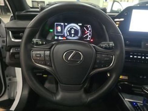 Used 2023 Lexus UX 250h F Sport image 7