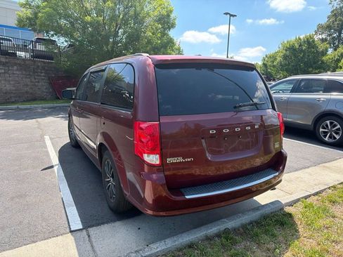 Used 2017 Dodge Grand Caravan GT FWD image 4