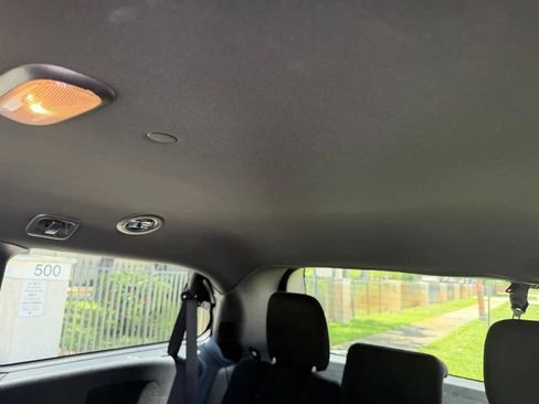 Used 2015 Dodge Grand Caravan SXT w/ Blacktop Package FWD image 21