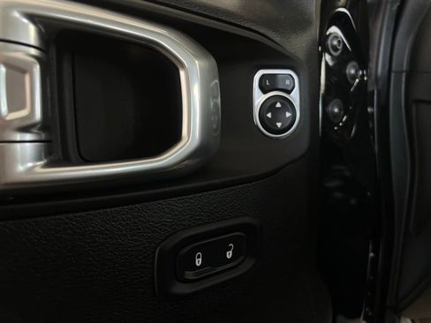 Used 2024 Jeep Wrangler Unlimited AWD/4WD image 22