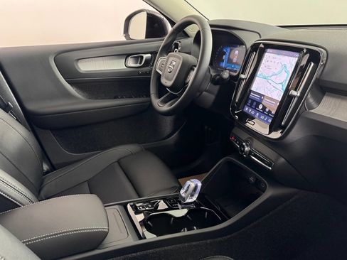 New 2026 Volvo XC40 B5 Plus w/ Climate Package AWD/4WD image 8