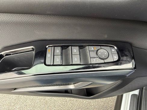 New 2025 Nissan Pathfinder SL w/ Black Appearance Package image 11