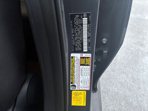 Used 2025 Toyota Camry LE image 27