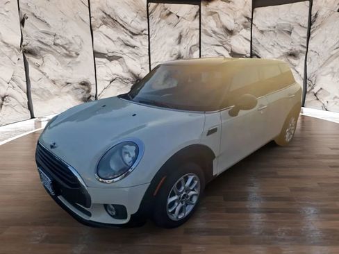 Used 2016 MINI Cooper Clubman image 3
