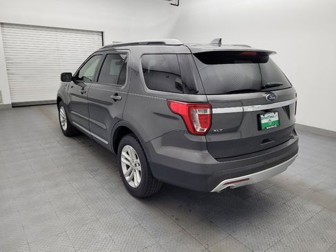 Used 2017 Ford Explorer XLT w/ Equipment Group 202A FWD image 5