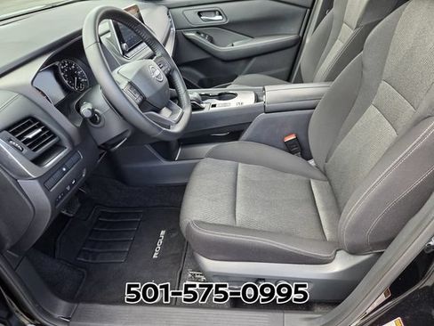 Used 2025 Nissan Rogue SV FWD image 10