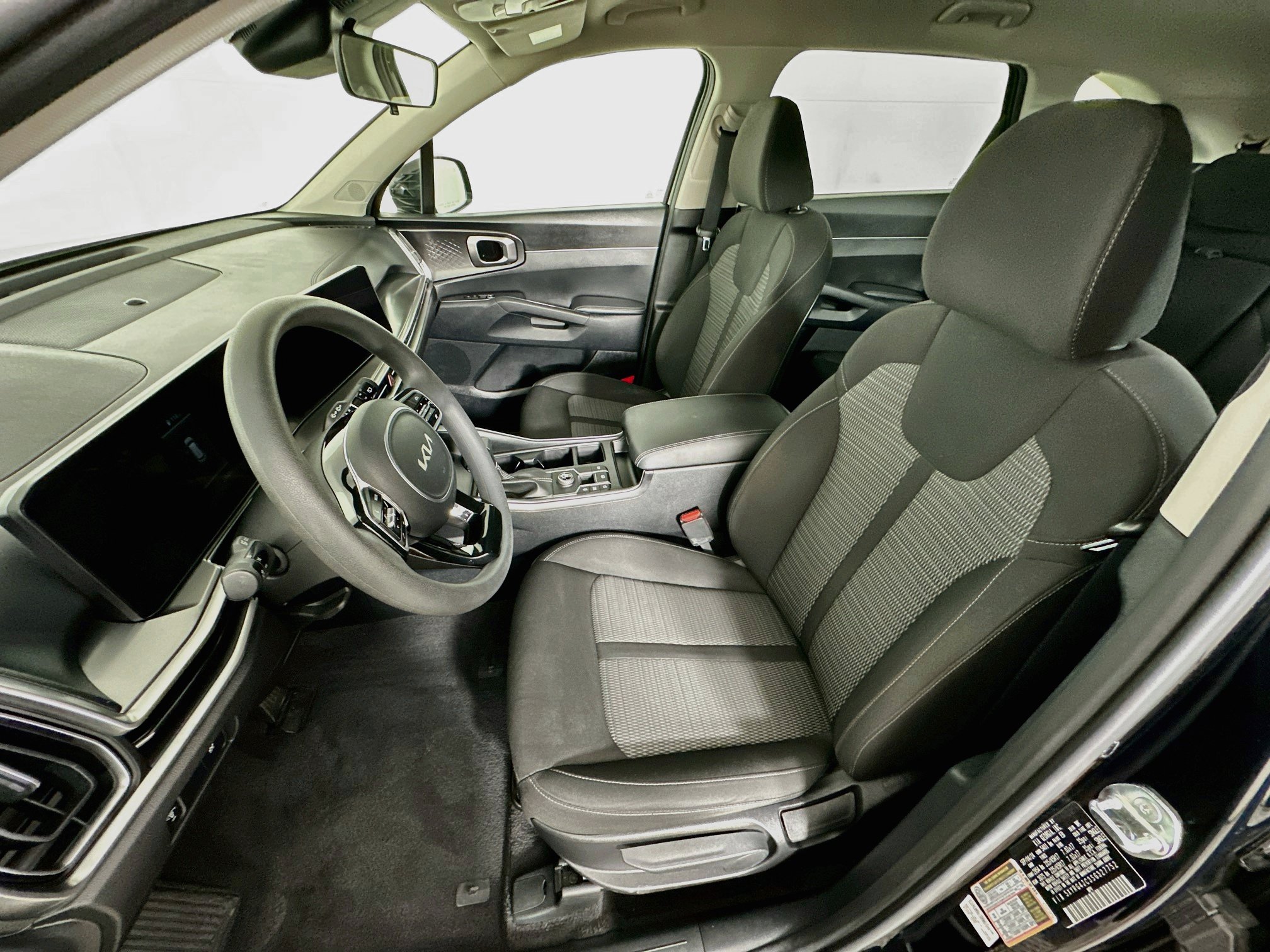 Used 2025 Kia Sorento LX FWD image 13