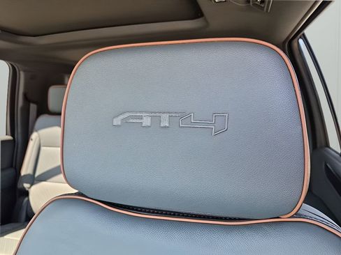 New 2026 GMC Yukon XL AT4 w/ AT4 Preferred Package image 32