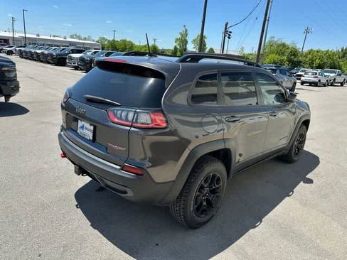 Used 2022 Jeep Cherokee Trailhawk w/ Premium Leather Package AWD/4WD image 19