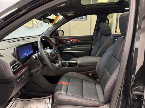 Used 2024 Chevrolet Traverse RS image 14