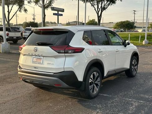 Used 2023 Nissan Rogue SV w/ SV Premium B Package AWD/4WD image 4
