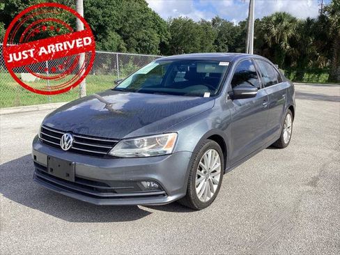 Used 2015 Volkswagen Jetta SE FWD image 1