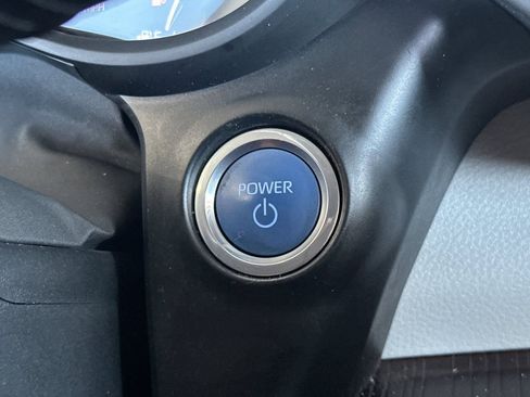 Used 2022 Toyota Sienna XLE FWD image 24