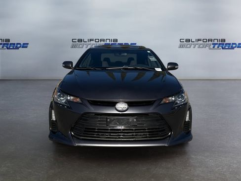 Used 2014 Scion tC image 2