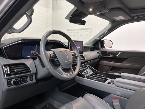 Used 2019 Lincoln Navigator Reserve AWD/4WD image 30