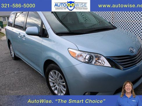 Used 2017 Toyota Sienna XLE FWD image 1