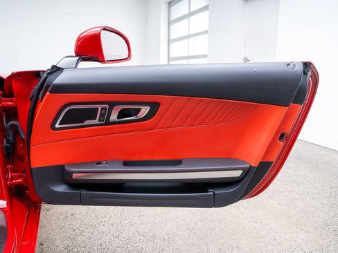 Used 2017 Mercedes-Benz AMG GT S w/ Exclusive Interior Package image 28