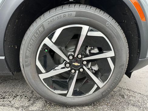 New 2026 Chevrolet Equinox EV LT image 9