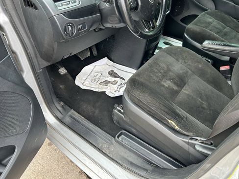 Used 2015 Dodge Grand Caravan SE image 10