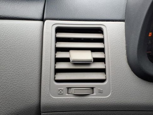 Used 2012 Toyota Corolla LE FWD image 28