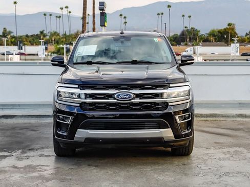 Used 2024 Ford Expedition Limited image 3
