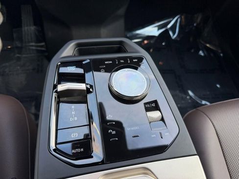 Used 2023 BMW iX xDrive50 w/ Convenience Package image 17