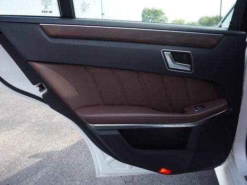 Used 2014 Mercedes-Benz E 350 Sedan image 13