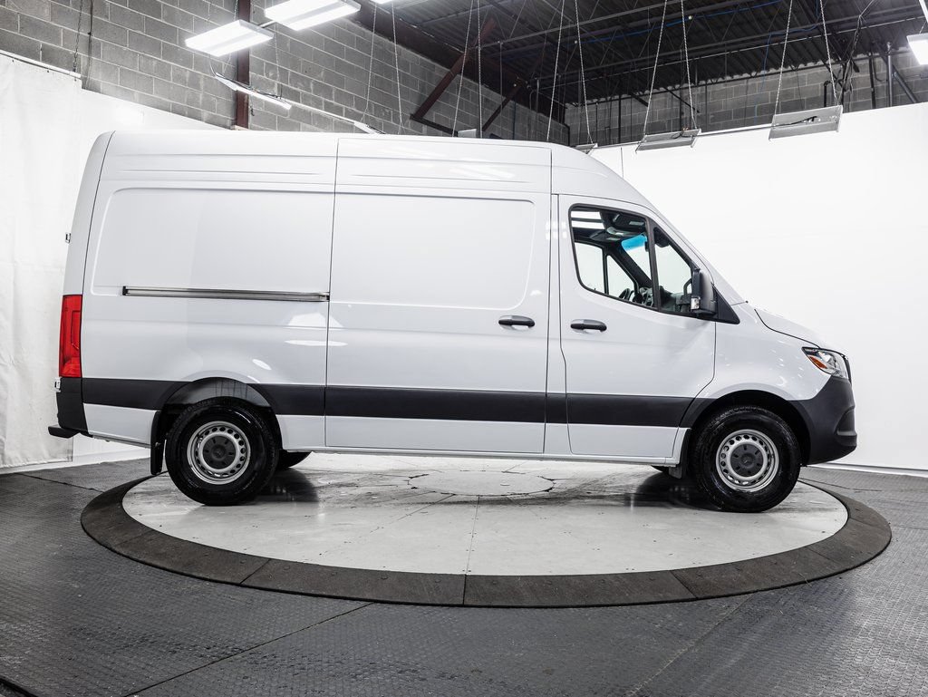Used 2025 Mercedes-Benz Sprinter 2500 image 23
