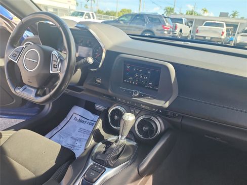 Used 2021 Chevrolet Camaro LT image 22