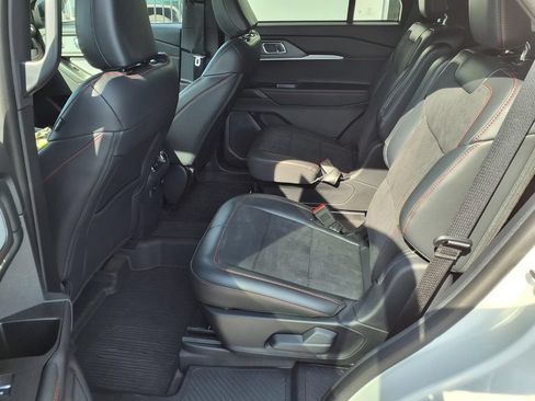 Used 2025 Ford Explorer ST w/ Sun And Sound Package AWD/4WD image 22
