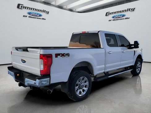 Used 2018 Ford F250 Lariat w/ Chrome Package image 9