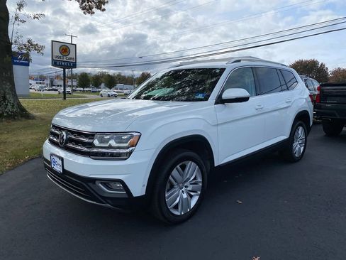 Used 2018 Volkswagen Atlas SEL Premium image 3