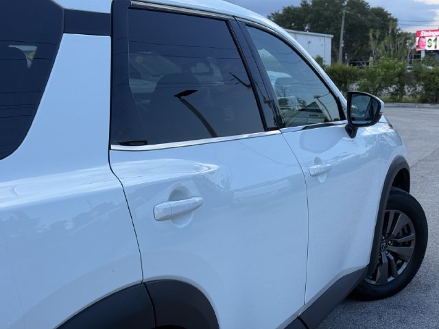 Used 2024 Nissan Pathfinder SV FWD image 8