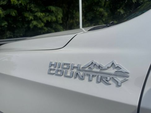 Used 2022 Chevrolet Tahoe High Country w/ LPO, Illumination Package AWD/4WD image 29