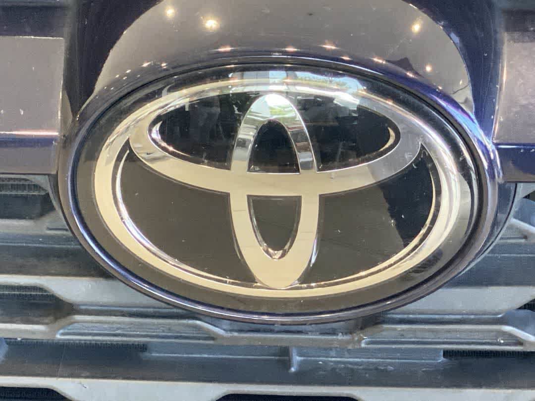 Certified 2022 Toyota RAV4 XLE Premium AWD/4WD image 10
