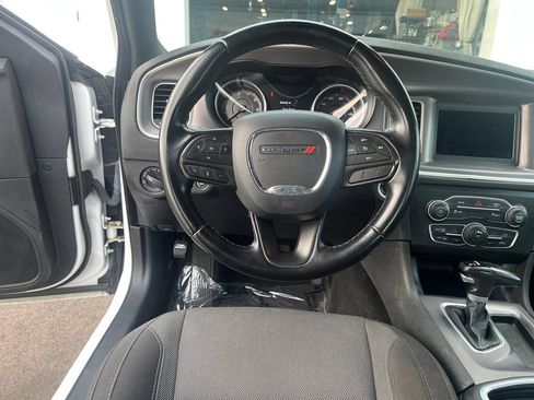Used 2022 Dodge Charger SXT RWD image 14