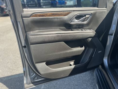 Used 2022 Chevrolet Suburban Premier AWD/4WD image 11