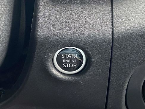 Used 2024 Nissan Frontier SL image 26