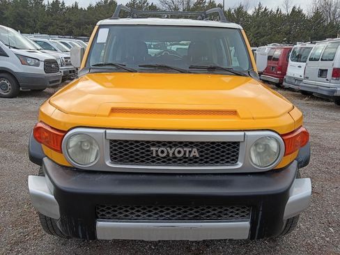 Used 2008 Toyota FJ Cruiser 2WD image 2