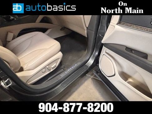 Used 2019 Lincoln Nautilus Select w/ Cargo Utility Package FWD image 23