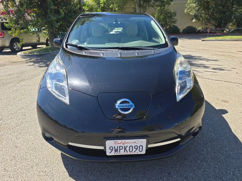 Used 2015 Nissan Leaf SV w/ LED & Quick Charge Package FWD image 2