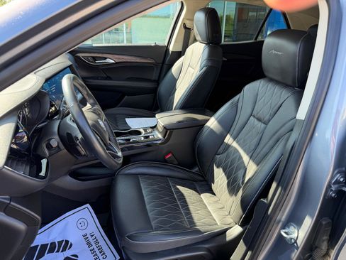 Certified 2022 Buick Envision Avenir w/ Technology Package II AWD/4WD image 18