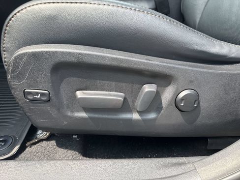 Used 2018 Toyota Highlander Limited AWD/4WD image 13
