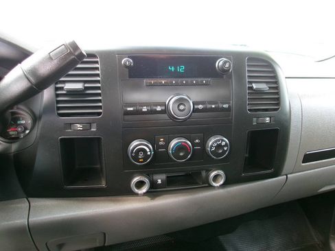 Used 2011 Chevrolet Silverado 1500 W/T AWD/4WD image 15