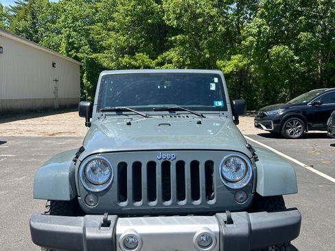 Used 2015 Jeep Wrangler Sahara w/ Connectivity Group AWD/4WD image 2