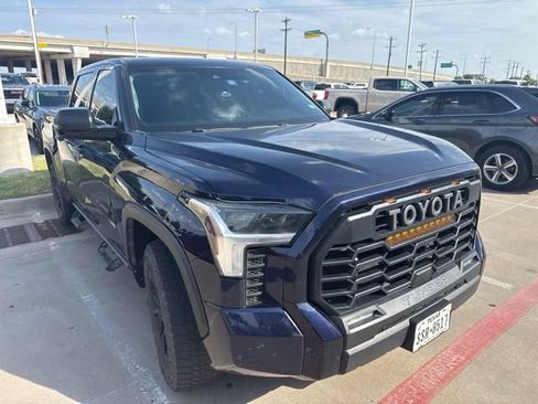 Used 2022 Toyota Tundra SR5 w/ SR5 Convenience Package AWD/4WD image 2
