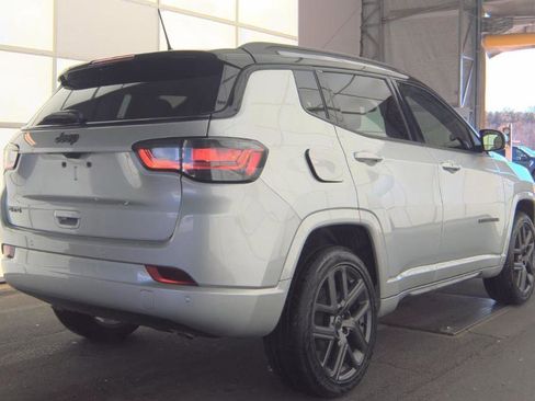 Used 2025 Jeep Compass Limited w/ High Altitude Package image 4