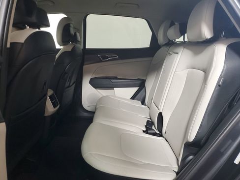 Used 2024 Kia Sportage EX image 24