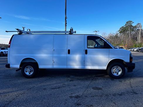 Used 2025 Chevrolet Express 2500 Extended w/ Communications Package image 12